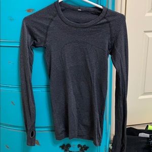 LuLu Lemon Long sleeve tight shirt